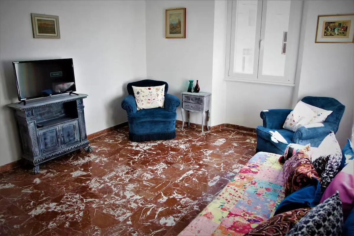 Heartwarming Apartment In Roma - 5 Minutes From Colosseum Italy