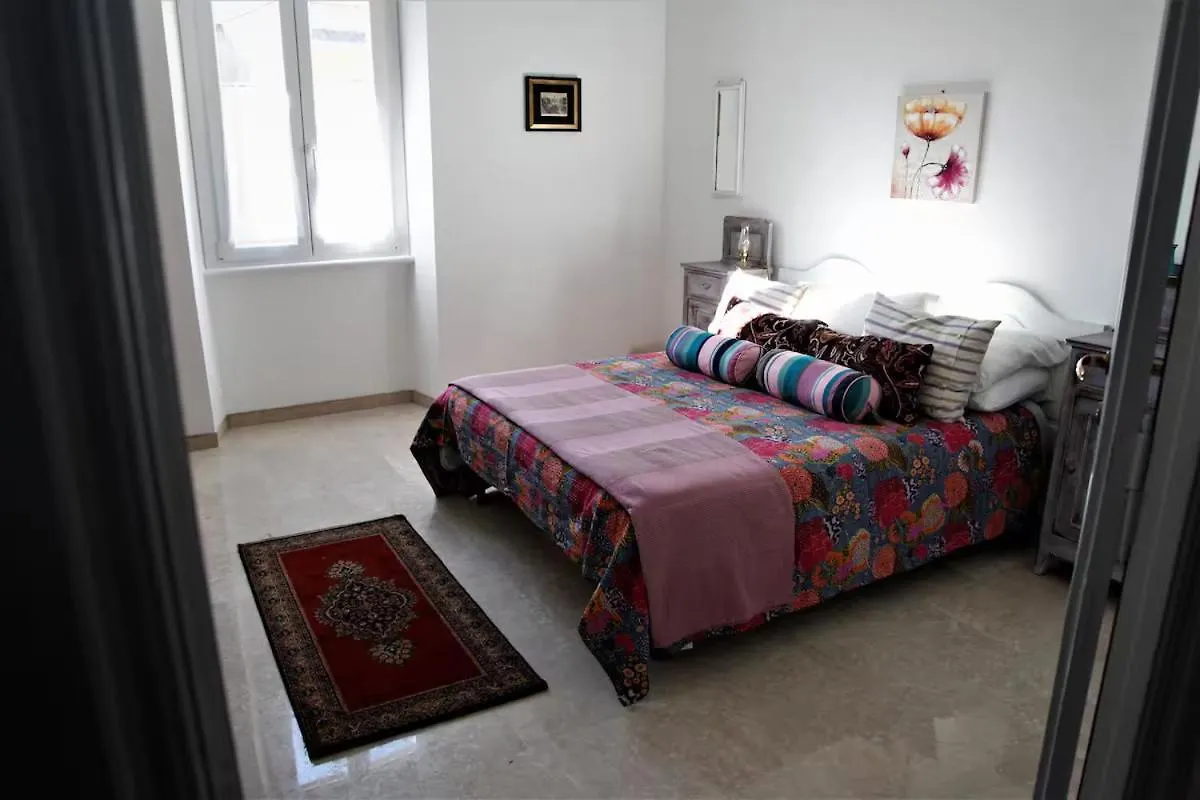Heartwarming Apartment In Roma - 5 Minutes From Colosseum